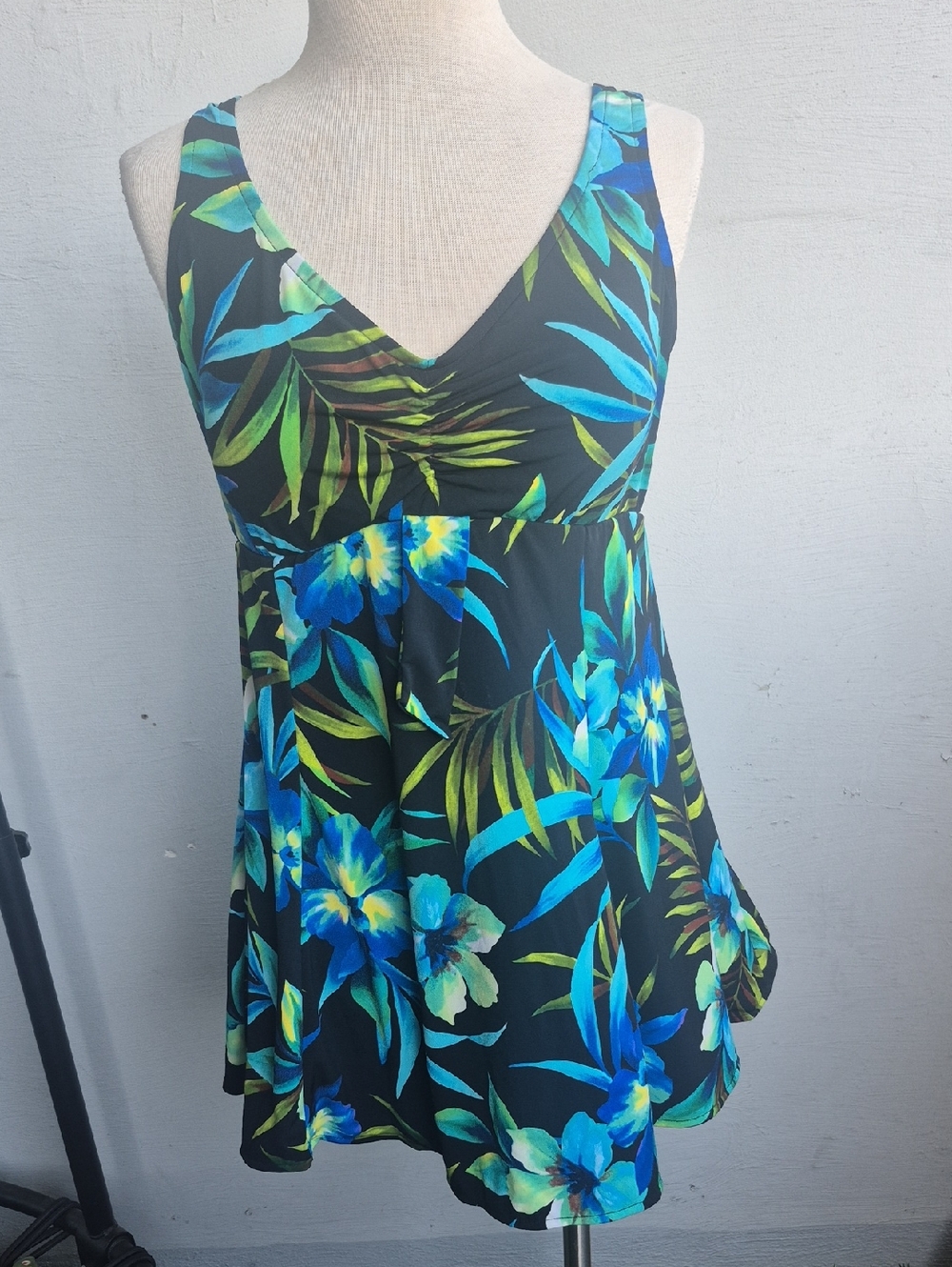 SLIMSHAPER- ON PIECE SWIMSUIT SKIRT